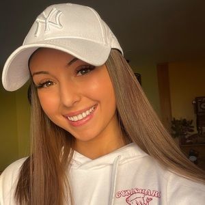 Meet your Posher, Dominic